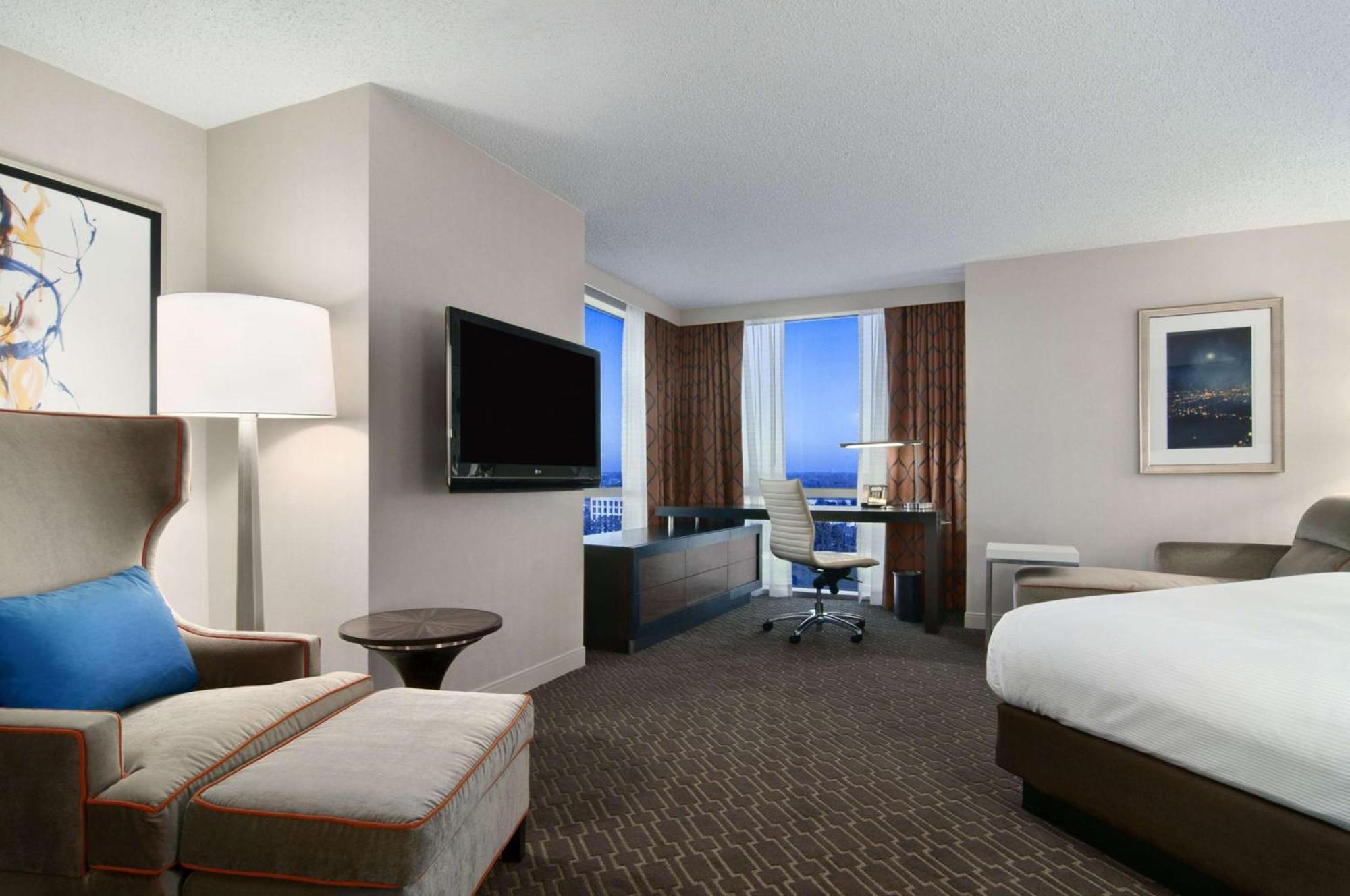 Отель Hilton Atlanta Airport Колледж Парк Экстерьер фото